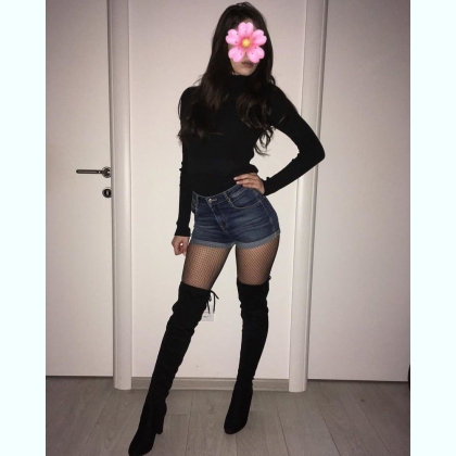     ,