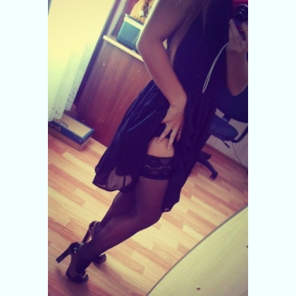 Сочная брюнетка.Интим фото,видео.Гарячая переписка.Виртик с игрушками